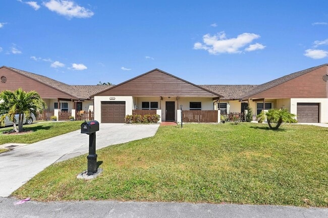 Photo - 8515 Lakepoint Ct