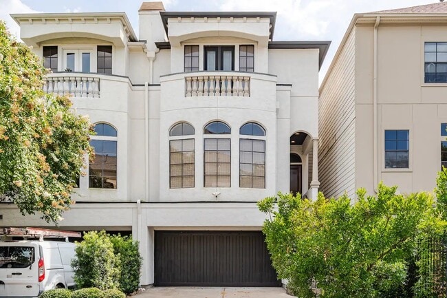 Building Photo - 6515 Minola St