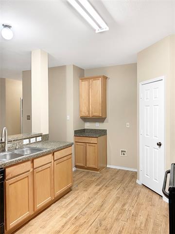 Photo - 7221 Lindentree Ln