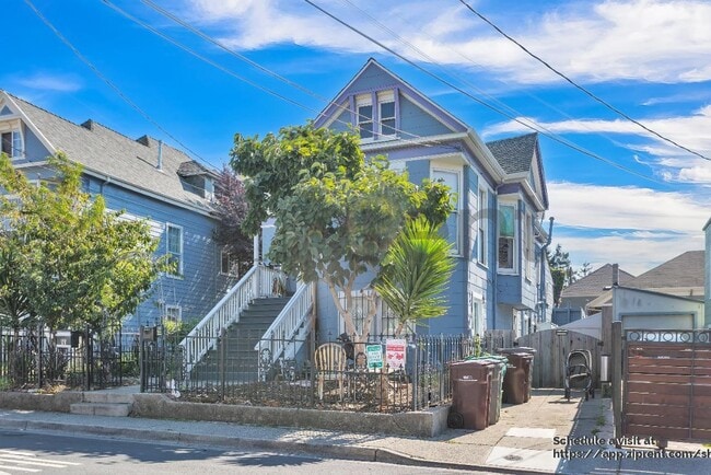 Photo - 1055 48th St