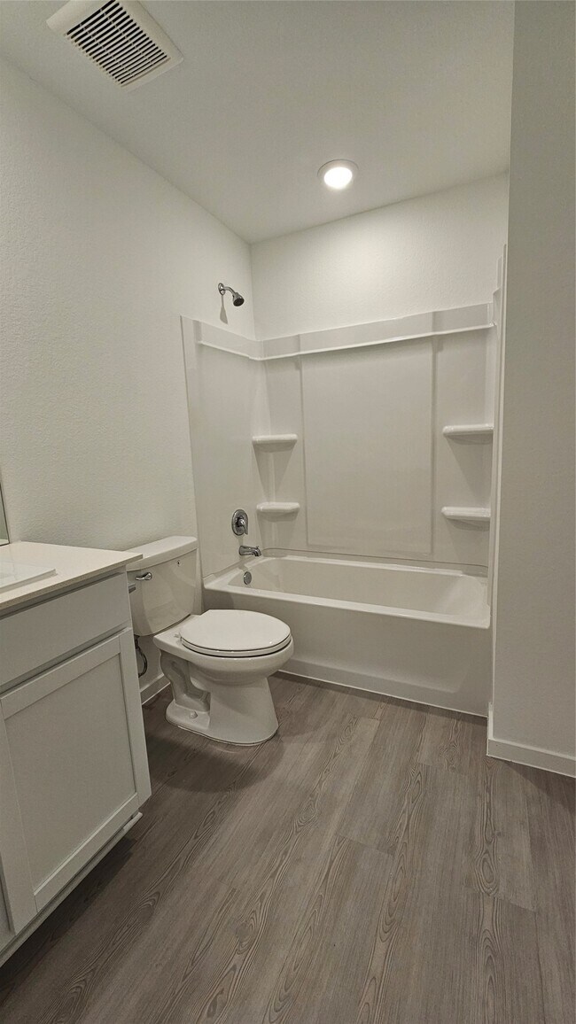 Building Photo - 6523 Water Oak Grn Ln