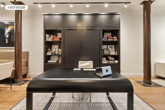 Photo - 39 E 12th St