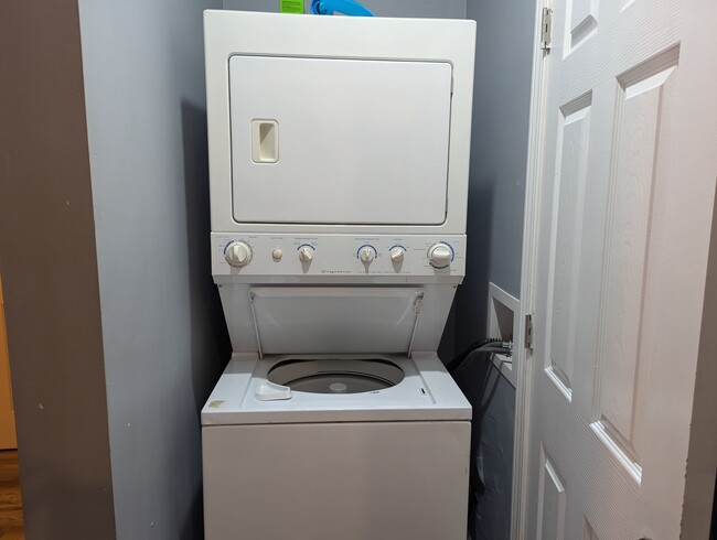 Photo - 1436 W Victoria St Unit 2