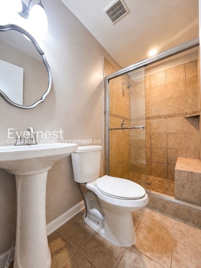Photo - 797 Casplan St SW