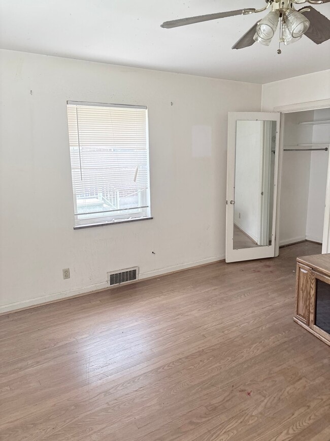 Photo - 1618 S Dixon Cir