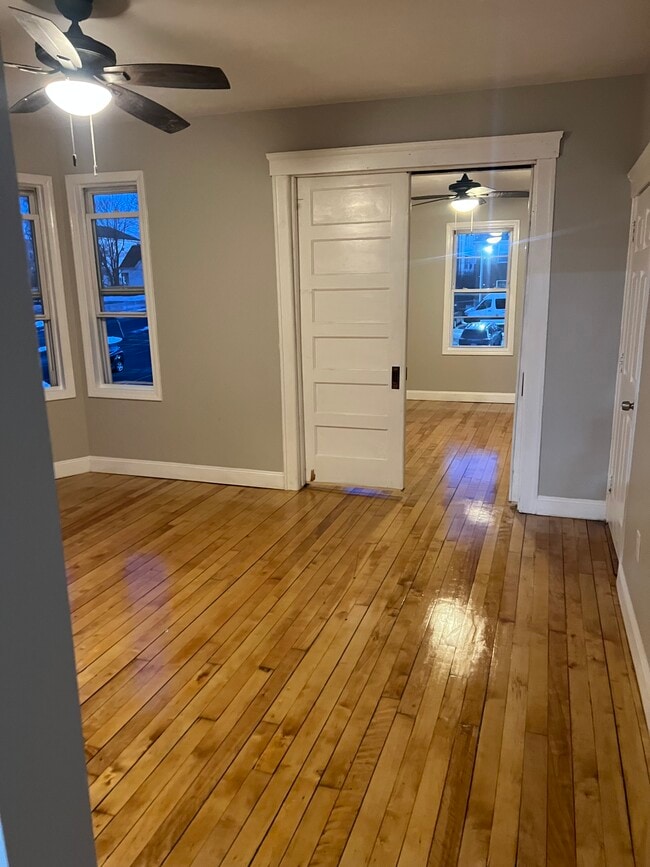 Dining room - 49 Waverly St Unit Apt.2