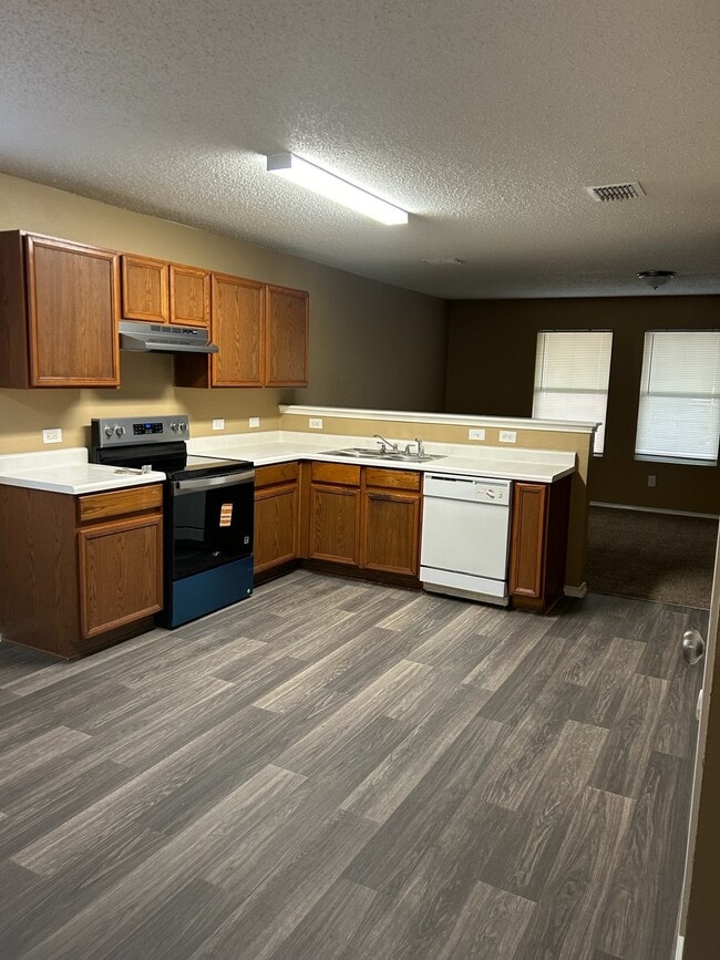 Photo - 745 Grambling Dr