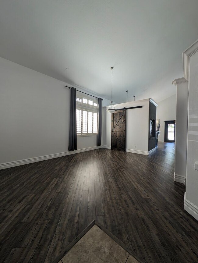 Photo - BEAUTIFUL executive style home w/ entertainer's dream backyard!
