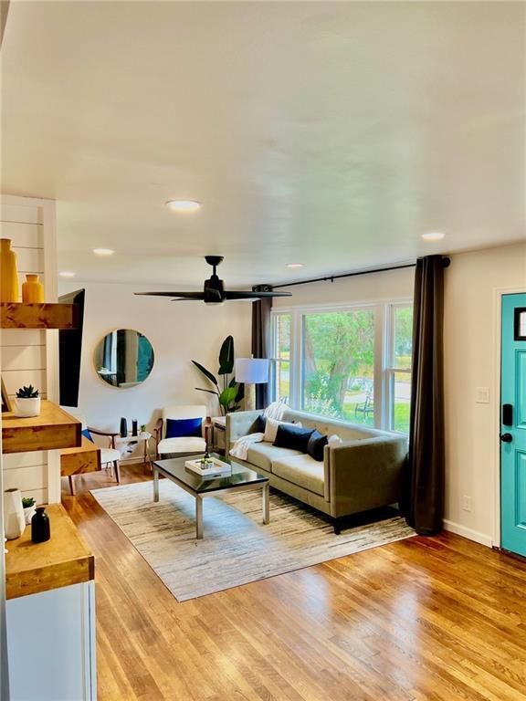 Photo - 695 Kennesaw Dr