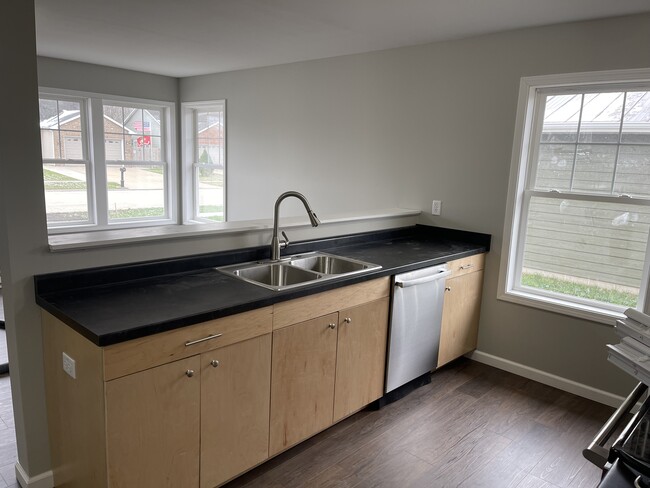 Photo - 995 Madison Ave