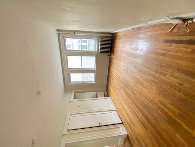 Building Photo - 1626 Commonwealth Ave Unit 17
