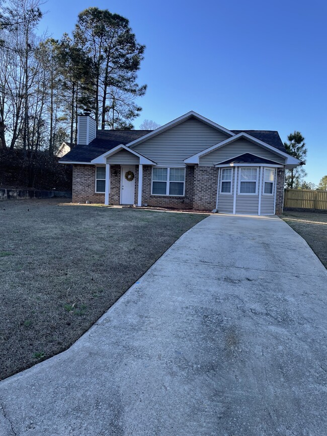 Building Photo - 2817 Ridgecrest Dr