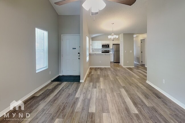 Photo - 1729 Chatham Cir