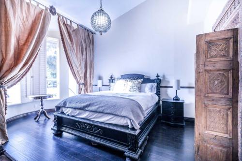 Photo - 9121 N 69th St House