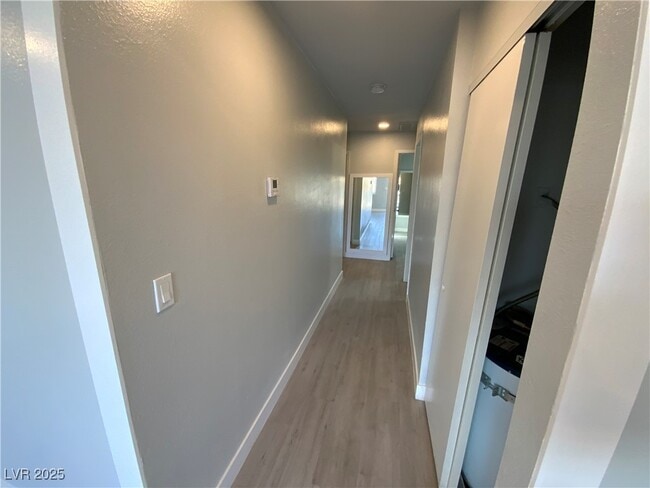 Building Photo - 466 E Sunset Rd Rental
