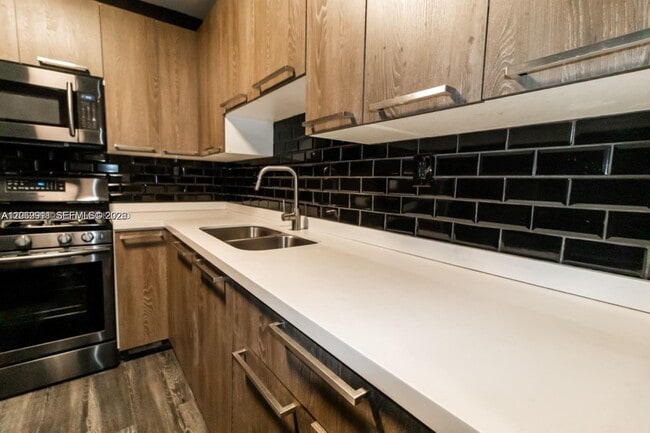 Photo - 733 85th St Unidad B