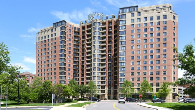 1401 Joyce en Pentagon Row Apartments