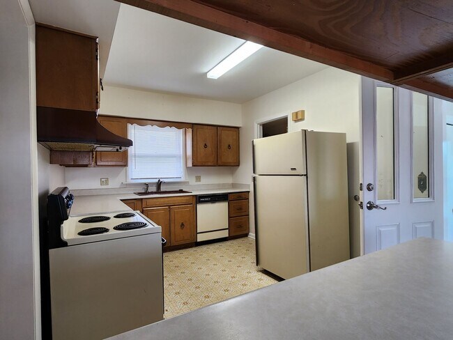 Photo - 14 S 3rd St E Unit 14 1/2 S. 3rd Street E.