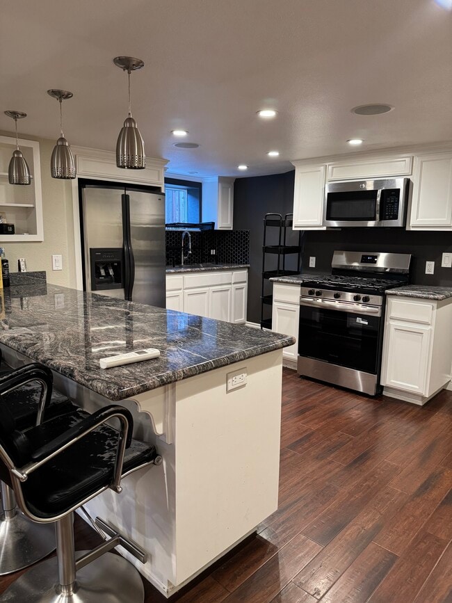 Building Photo - 931 Schiele Ave Unit 2
