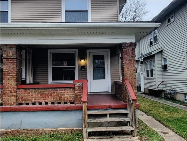 Building Photo - 33 E Norman Ave