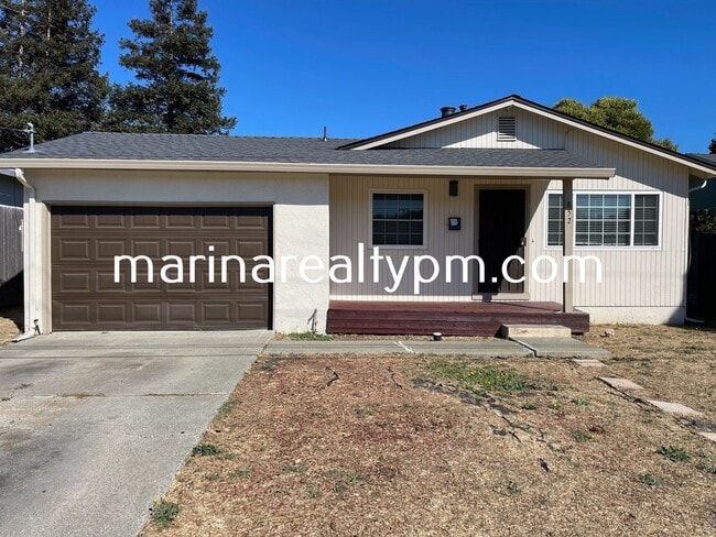 Building Photo - Charming 3 bedroom, 2 bathroom home locate...