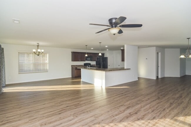 Photo - 111 Winstead Cir