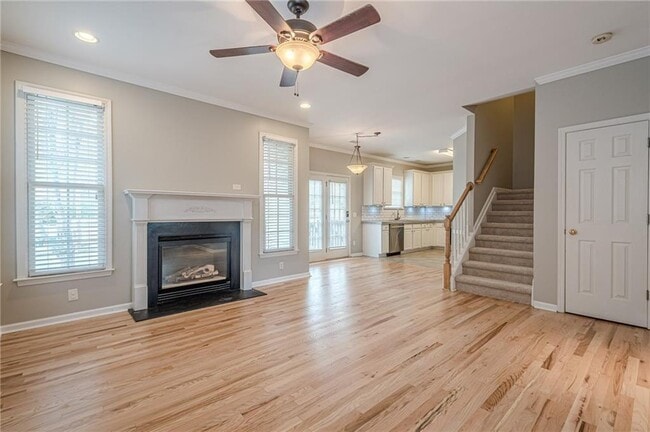 Photo - 720 Gardenside Cir SE