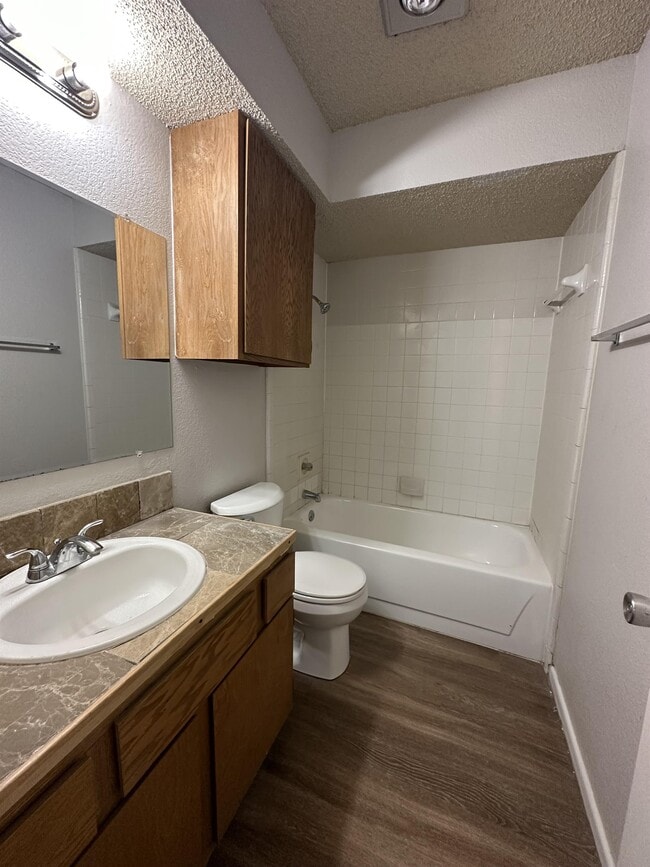 Photo - 2103 S Loop 289
