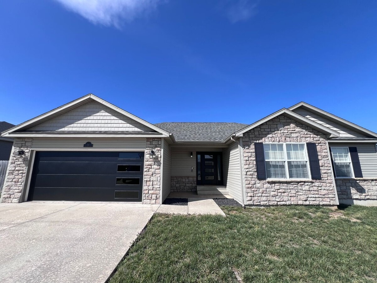 Beautiful Modern 5-Bedroom Home in Brush Creek-St. Robert! - Beautiful Modern 5-Bedroom Home in Brush Creek-St. Robert!