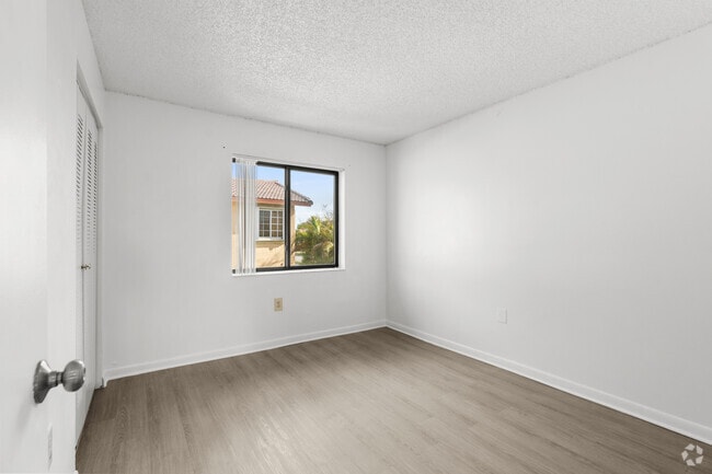 3BR, 2BA - 963SF - Bedroom