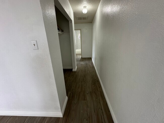 Photo - 2508 E Mesquite Ave Unidad Apt 4