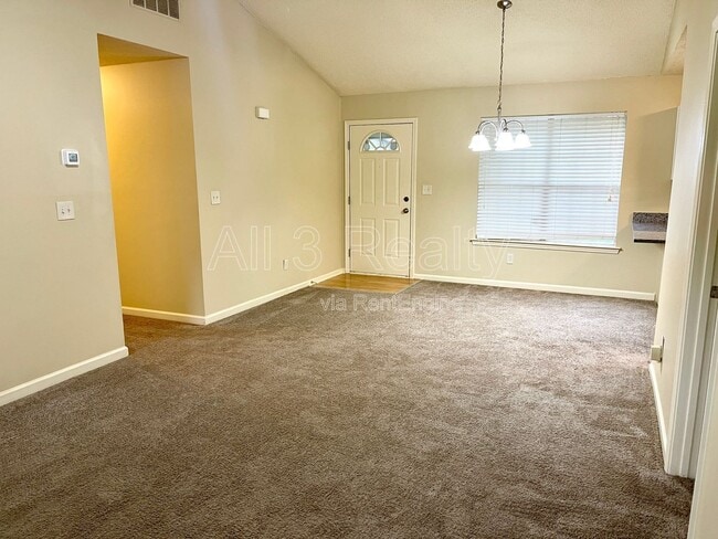 Photo - 132 Samanthas Way