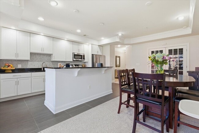 Building Photo - 1451 Belmont St NW Unit 225
