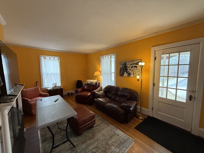 Photo - 105 Valentine Pl