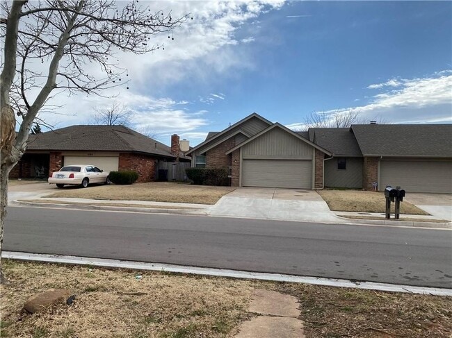 Photo - 2111 NW 117th St