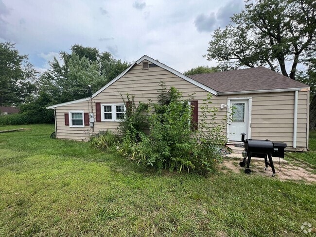Building Photo - Close to McGalliard Rental