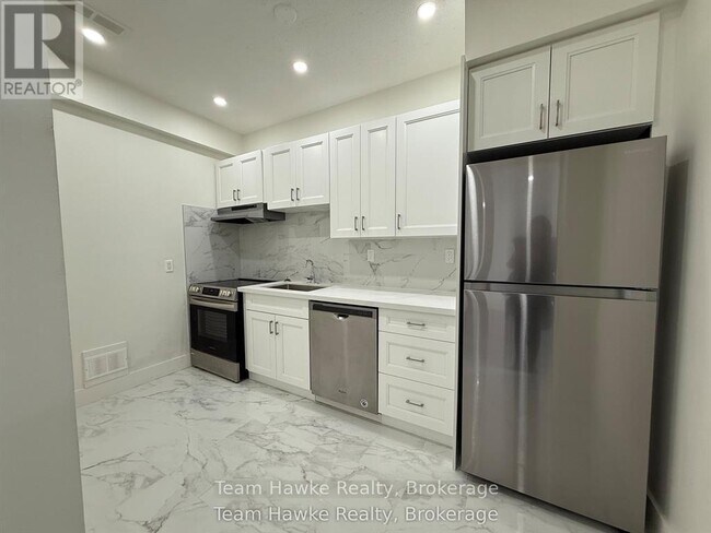 Photo - 521 Bay St Unité 13