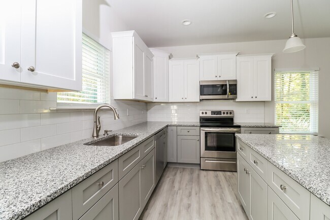 Photo - 320 N Vance St