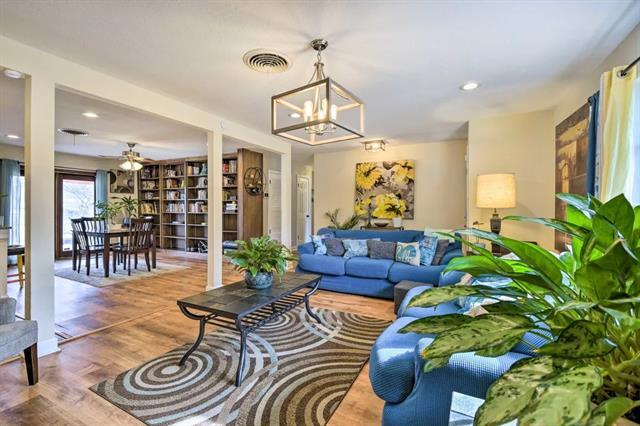 Building Photo - 7013 Meadowbrook Dr