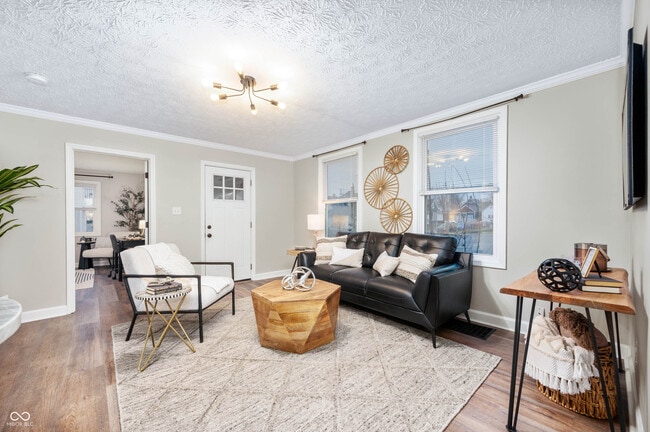 Photo - 413 E Caven St