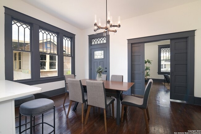 Photo - 207 Loretta Pl