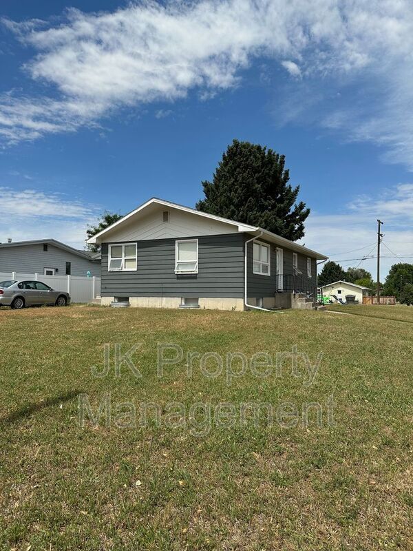 Photo - 1725 15th Ave S Unit #B