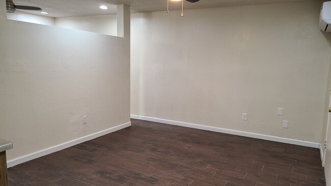 Photo - Desert Palms Apartments