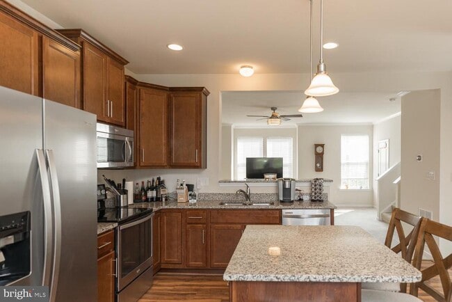 Building Photo - 155 Schramm Lp