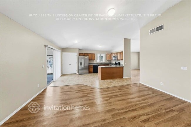 2841 W La Salle St