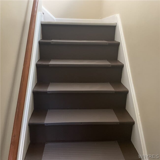 183 Hamilton Dr