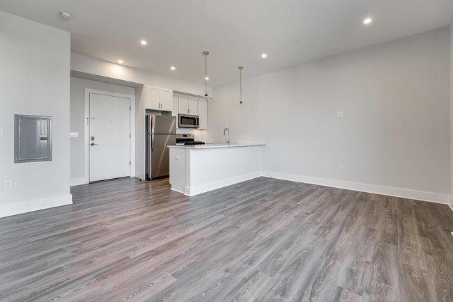 Photo - 658 Grand St Unidad 202