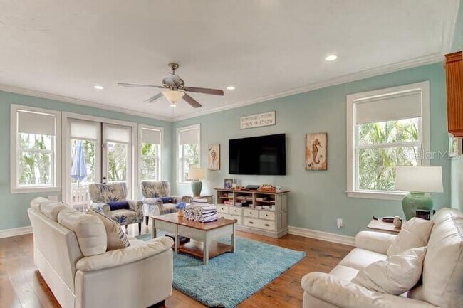 4808 Gulf Dr