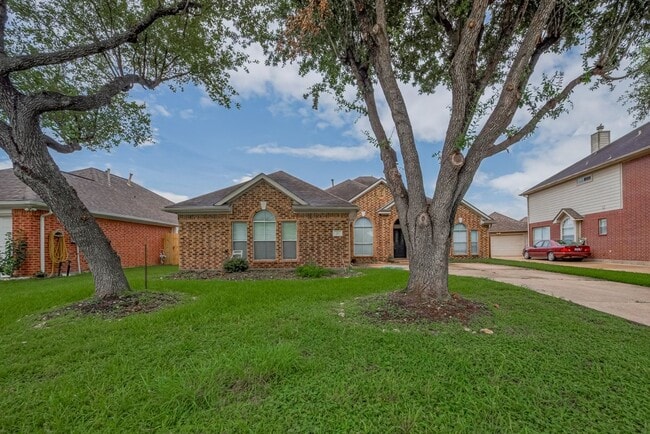 Photo - 311 N Esplanade Ln