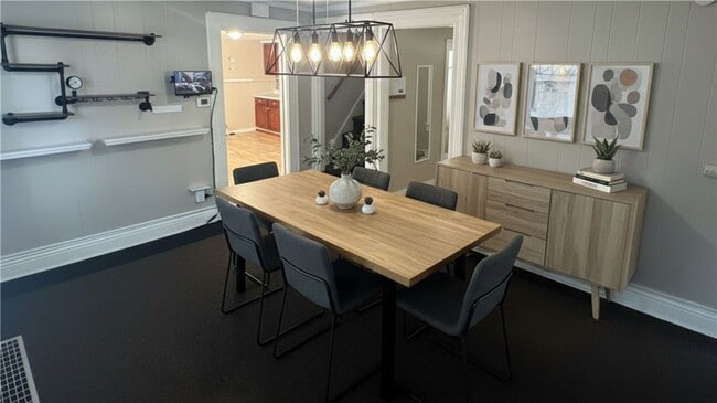 Photo - 57 Ferncliffe Dr